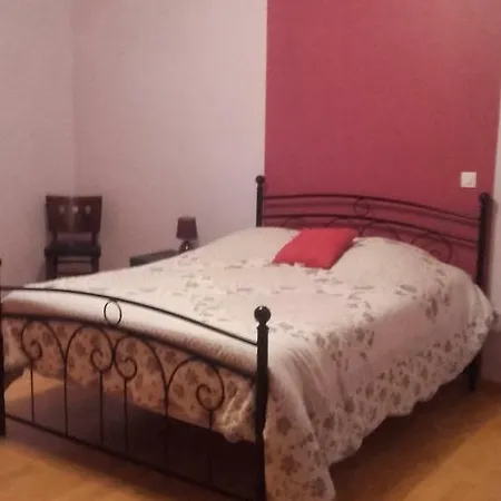 Maison De Vacances * Crouay